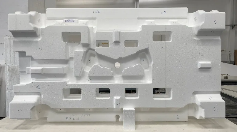 Modelo em EPS para fundição, usinado em CNC com cavidades, nervuras e rebaixos